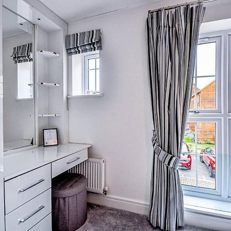 Entire House Sleeps 8 Near The River Thames Maidenhead Esterno foto