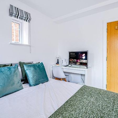 Entire House Sleeps 8 Near The River Thames Maidenhead Esterno foto