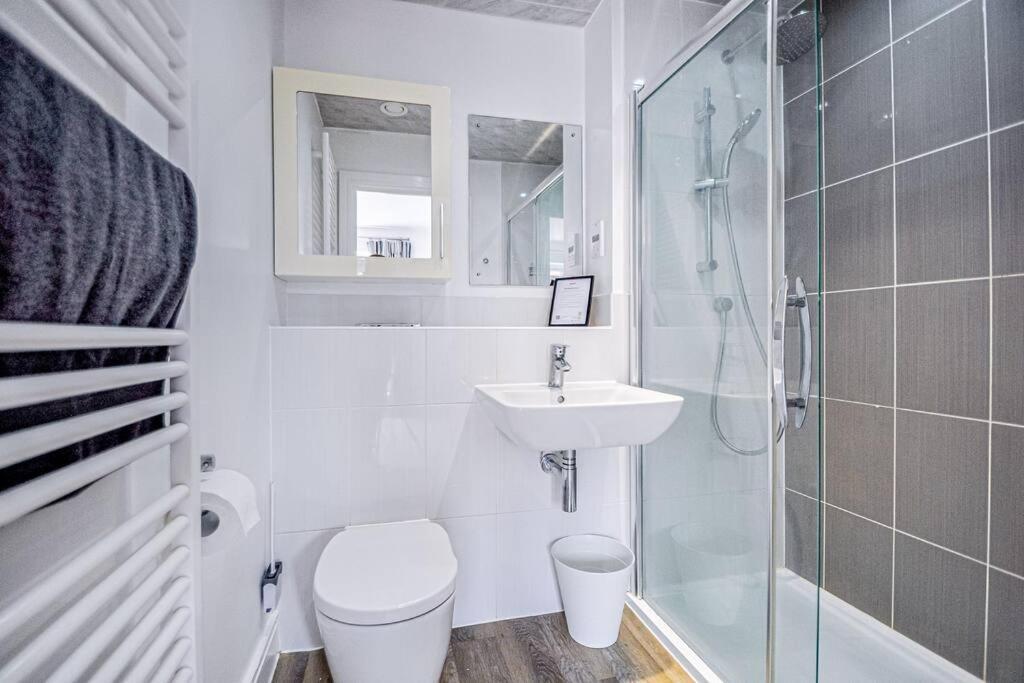 Entire House Sleeps 8 Near The River Thames Maidenhead Esterno foto