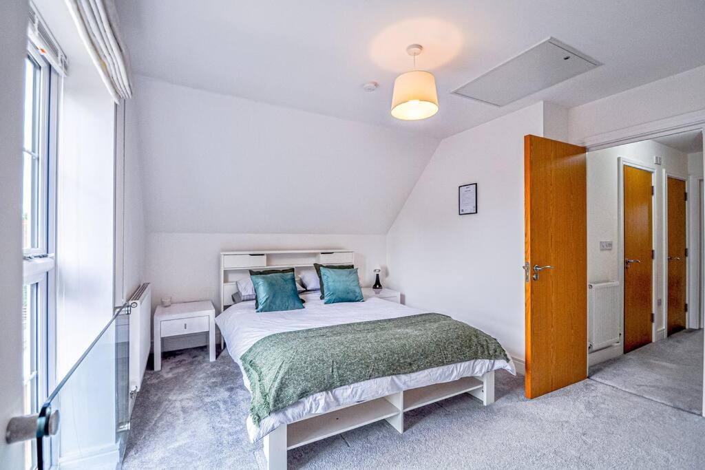 Entire House Sleeps 8 Near The River Thames Maidenhead Esterno foto