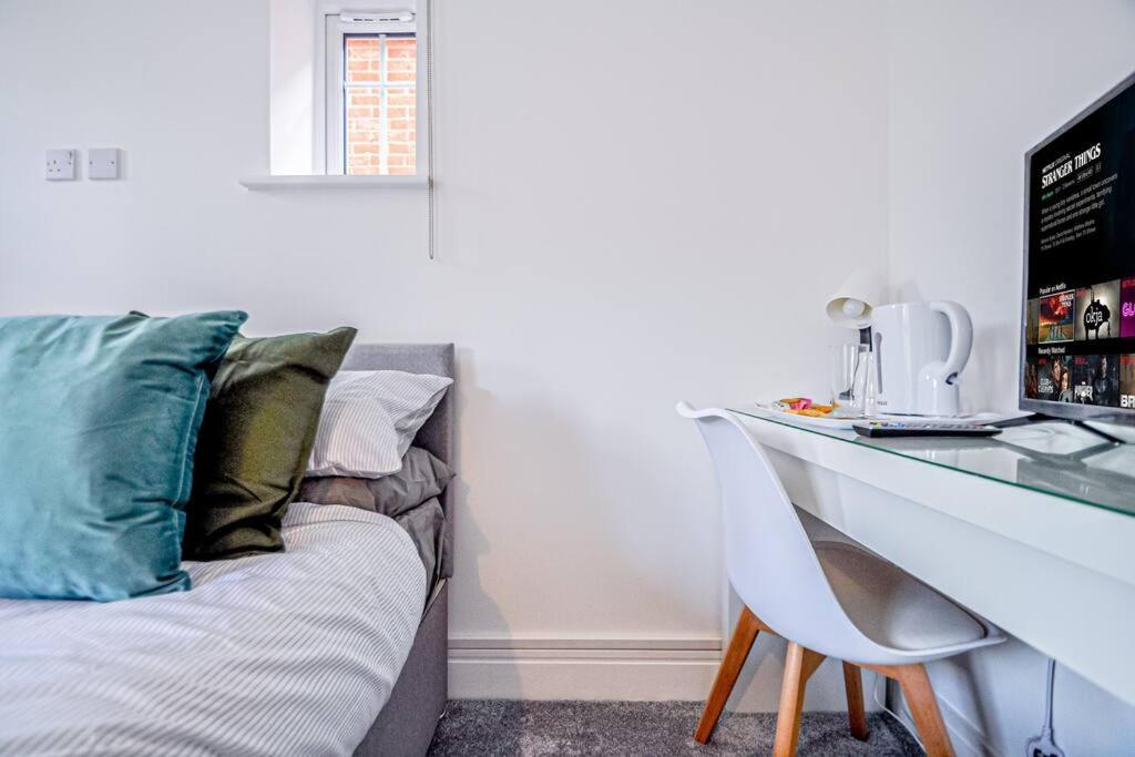 Entire House Sleeps 8 Near The River Thames Maidenhead Esterno foto