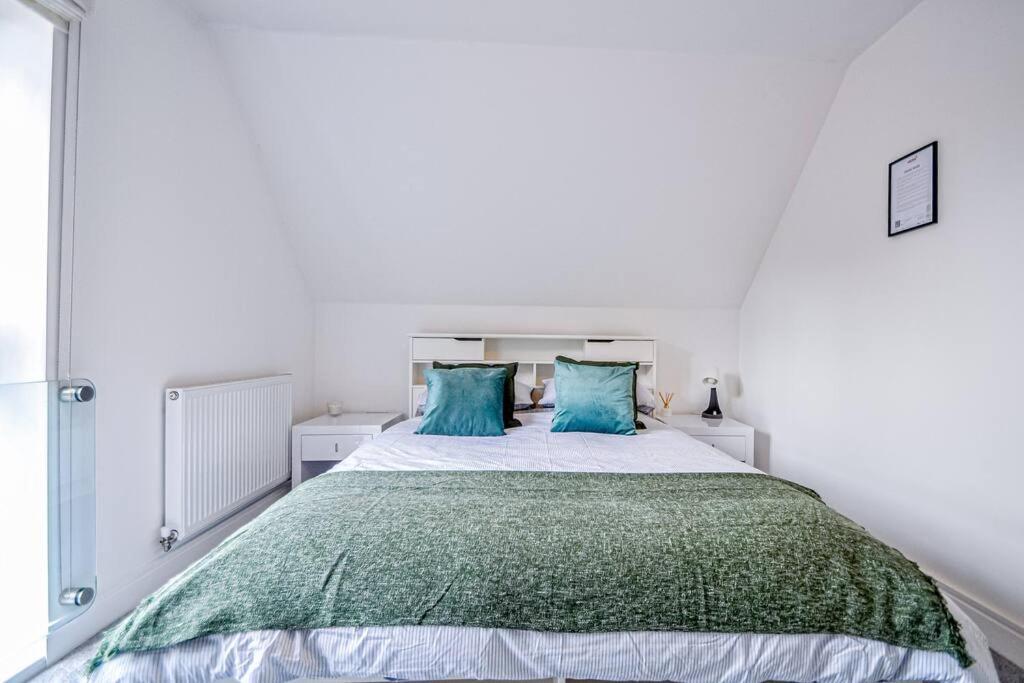 Entire House Sleeps 8 Near The River Thames Maidenhead Esterno foto