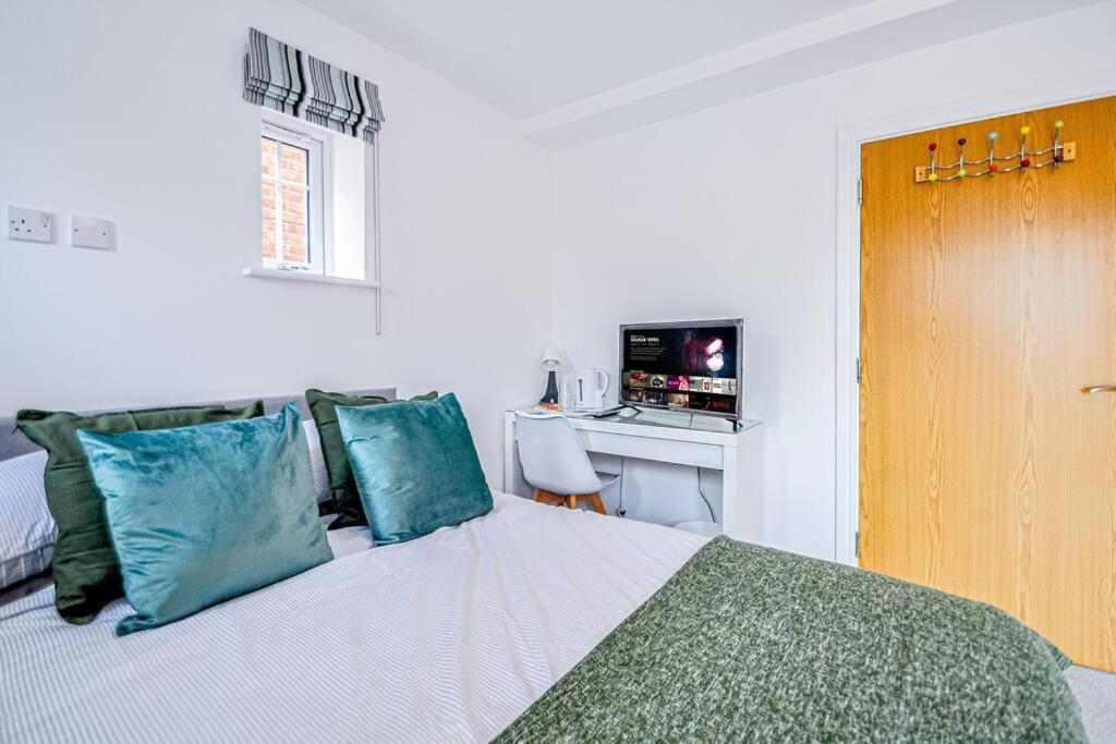 Entire House Sleeps 8 Near The River Thames Maidenhead Esterno foto