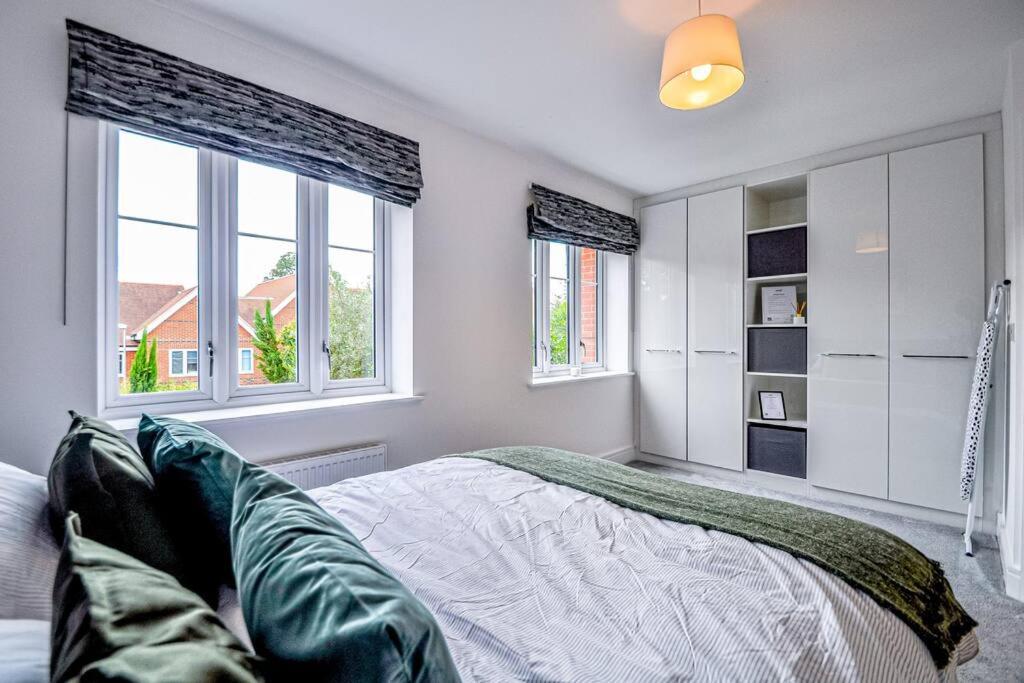 Entire House Sleeps 8 Near The River Thames Maidenhead Esterno foto