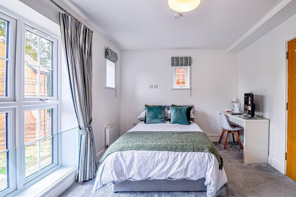 Entire House Sleeps 8 Near The River Thames Maidenhead Esterno foto
