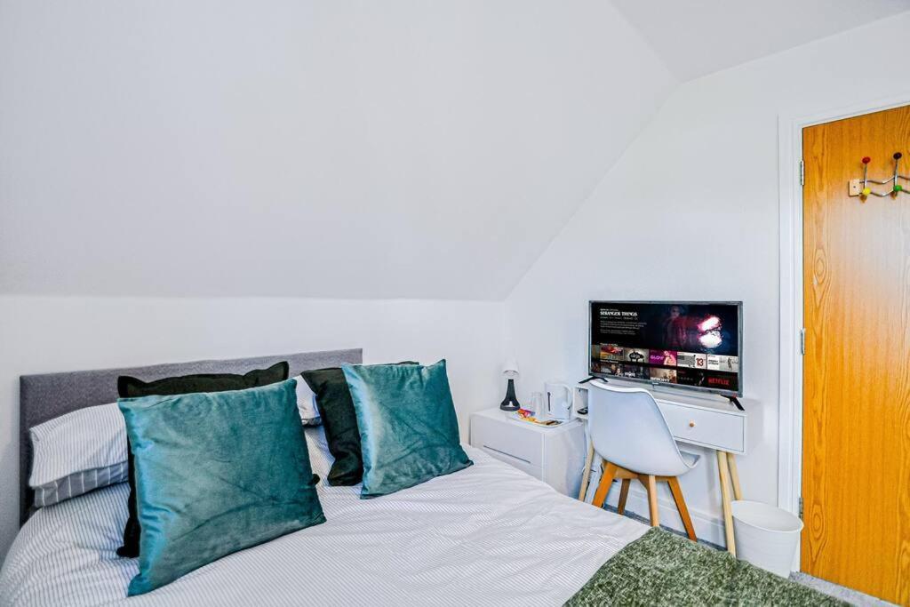 Entire House Sleeps 8 Near The River Thames Maidenhead Esterno foto