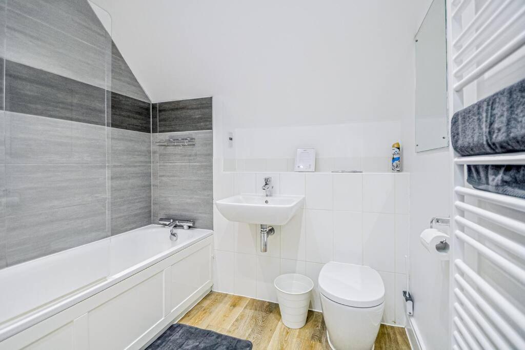 Entire House Sleeps 8 Near The River Thames Maidenhead Esterno foto