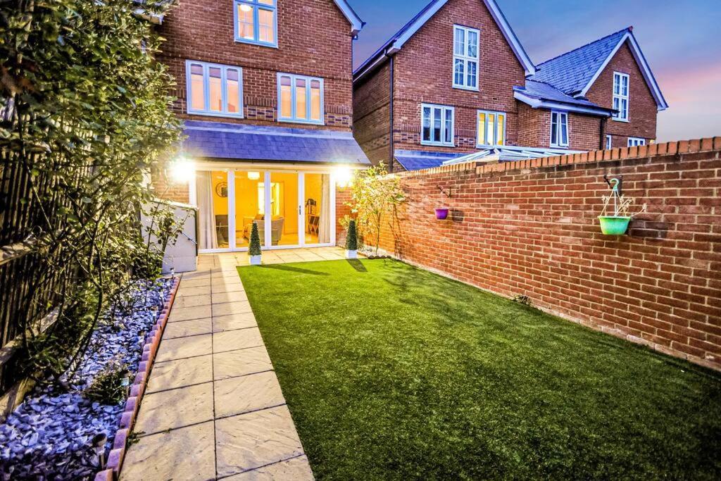 Entire House Sleeps 8 Near The River Thames Maidenhead Esterno foto