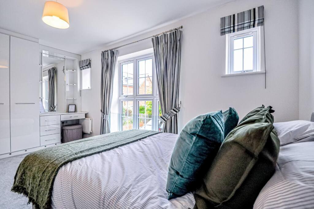 Entire House Sleeps 8 Near The River Thames Maidenhead Esterno foto