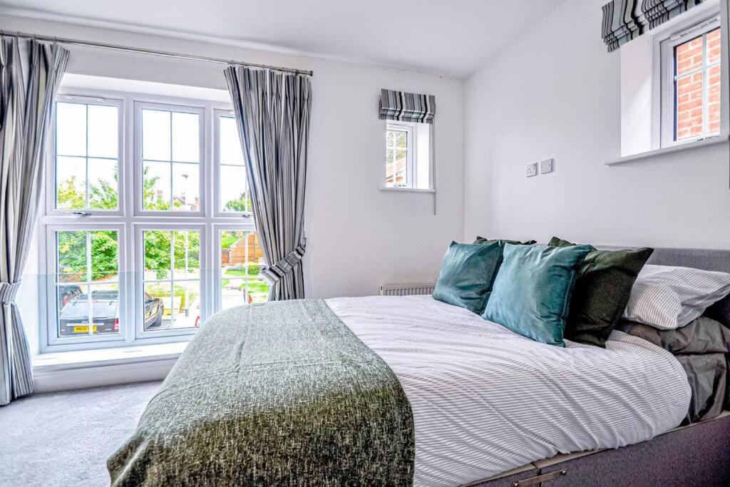 Entire House Sleeps 8 Near The River Thames Maidenhead Esterno foto